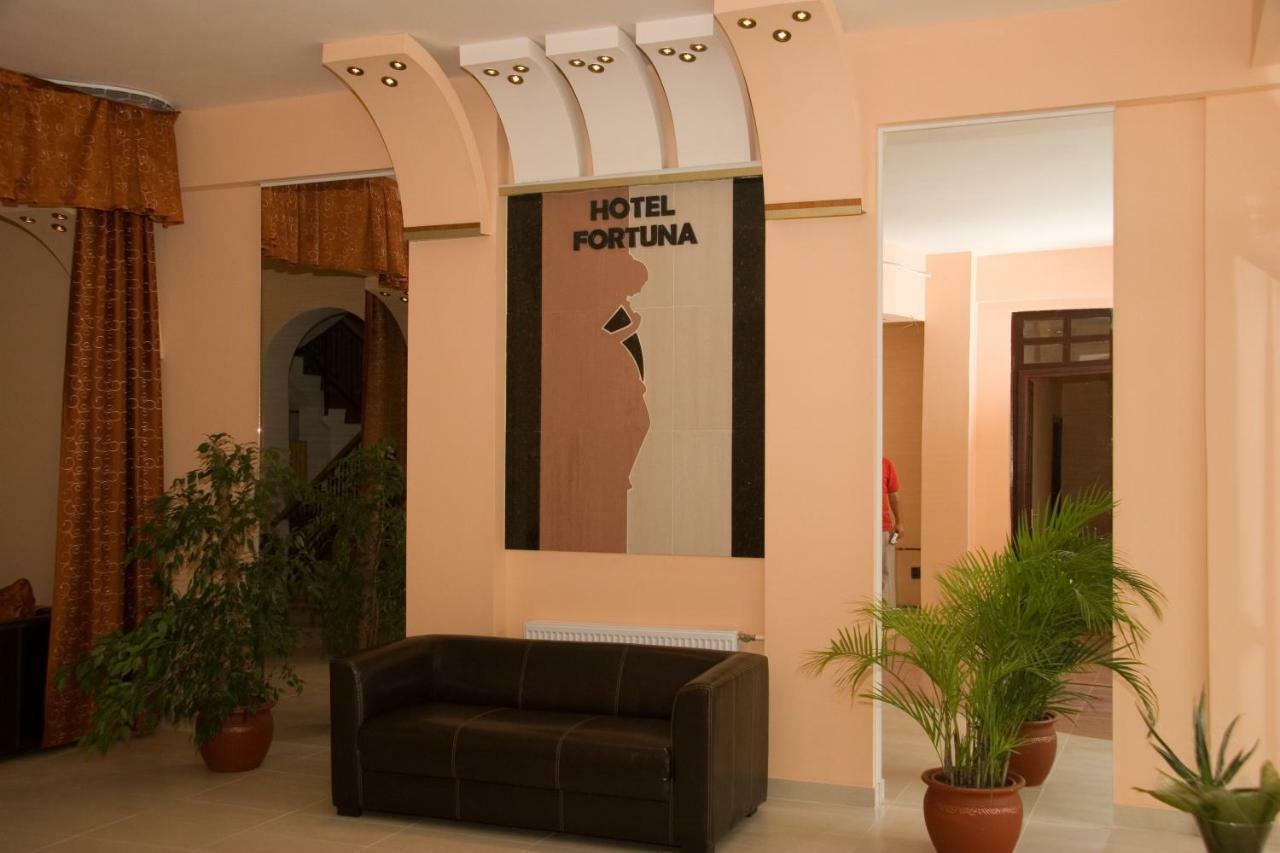 Dávod Hotel Fortuna מראה חיצוני תמונה