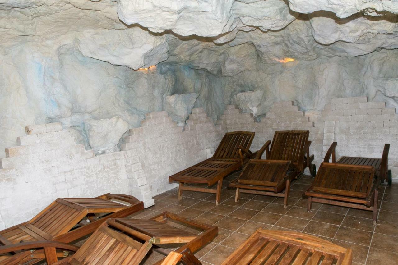 Dávod Hotel Fortuna מראה חיצוני תמונה