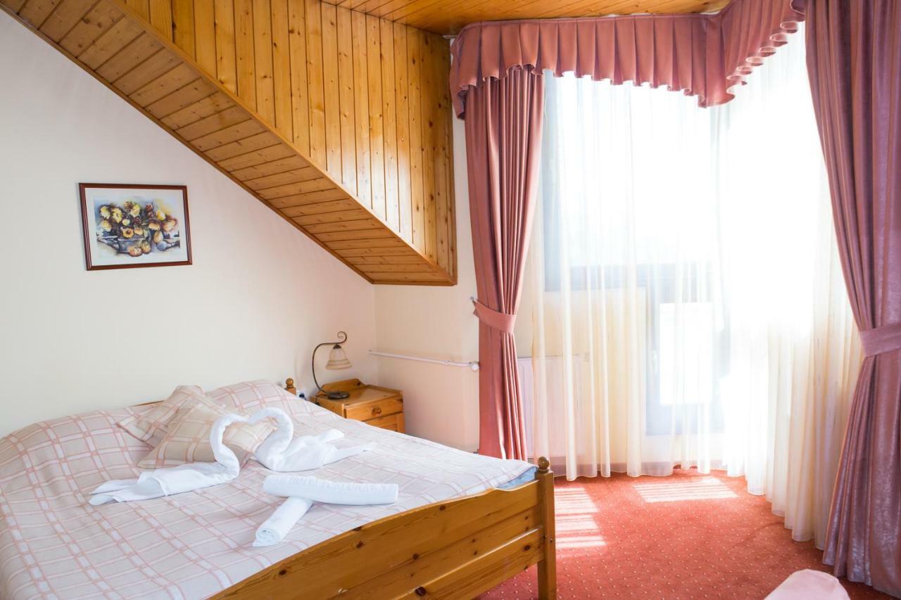 Dávod Hotel Fortuna מראה חיצוני תמונה