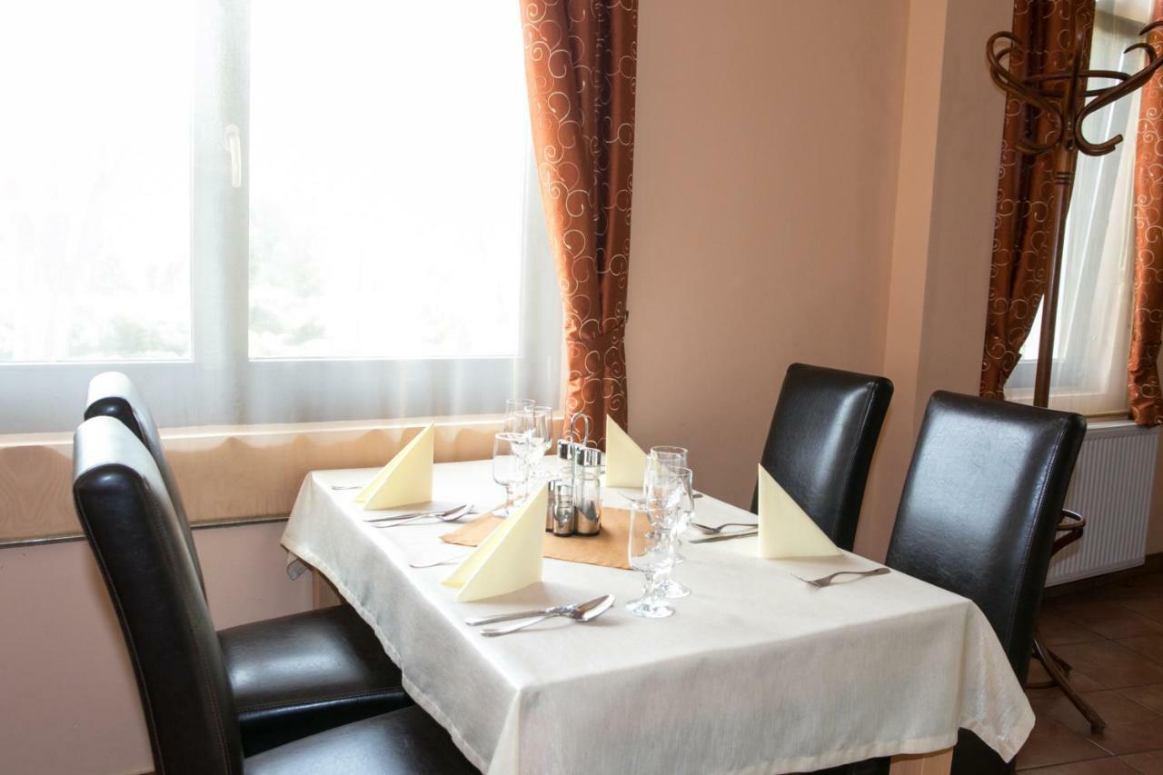Dávod Hotel Fortuna מראה חיצוני תמונה