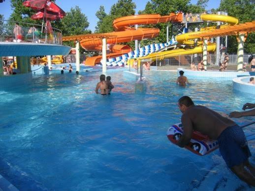 Dávod Hotel Fortuna מראה חיצוני תמונה