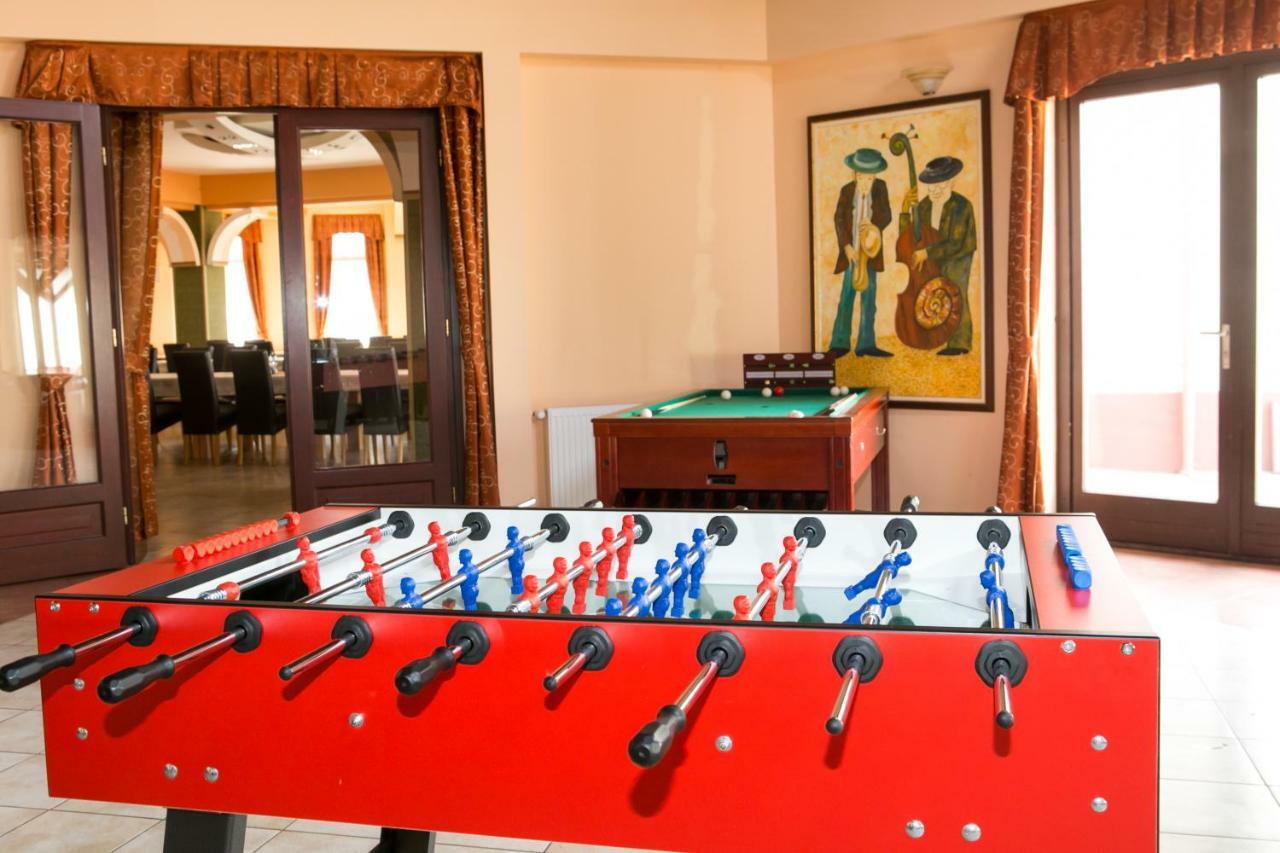 Dávod Hotel Fortuna מראה חיצוני תמונה