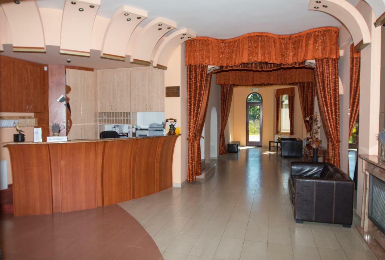 Dávod Hotel Fortuna מראה חיצוני תמונה